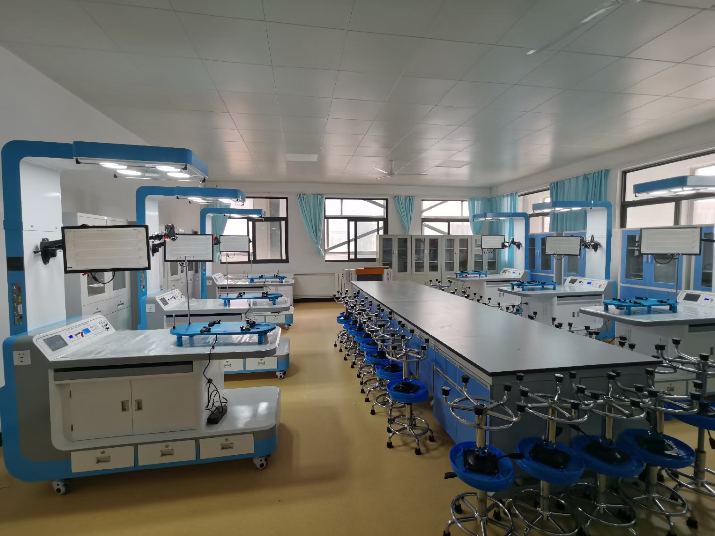 科学规划实验室 从设计到设备的专业解决方案